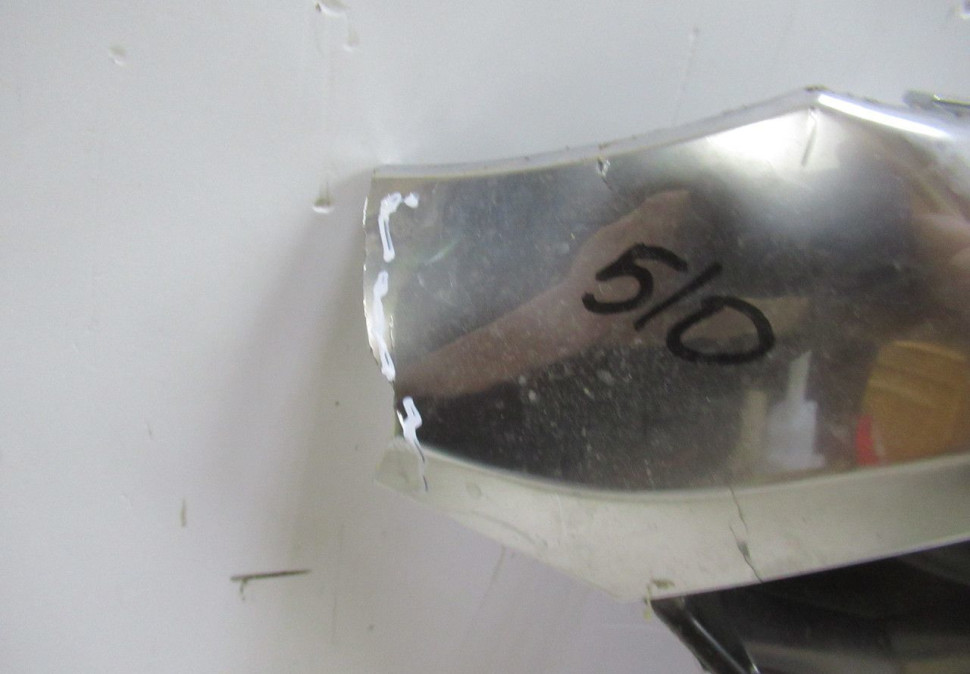 Решетка радиатора Hyundai Santa Fe 4 oem 86366s1110 (сломаны части хрома,трещина)