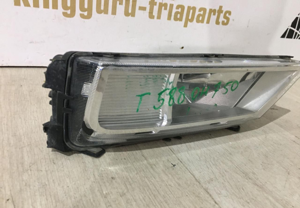 Противотуманная фара правая Volkswagen Tiguan 2 2017> oem 5NA941700B Противотуманная фара правая Volkswagen Tiguan 2 2017> oem 5NA941700B