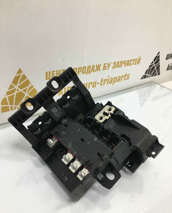 Распределитель тока B+ задний BMW 7 G11 рестайлинг OEM 61149390865