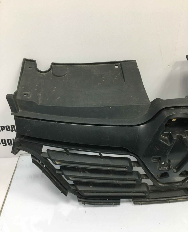 Решетка радиатора Renault Logan 2 рестайлинг OEM 623105887R Решетка радиатора Renault Logan 2 рестайлинг OEM 623105887R