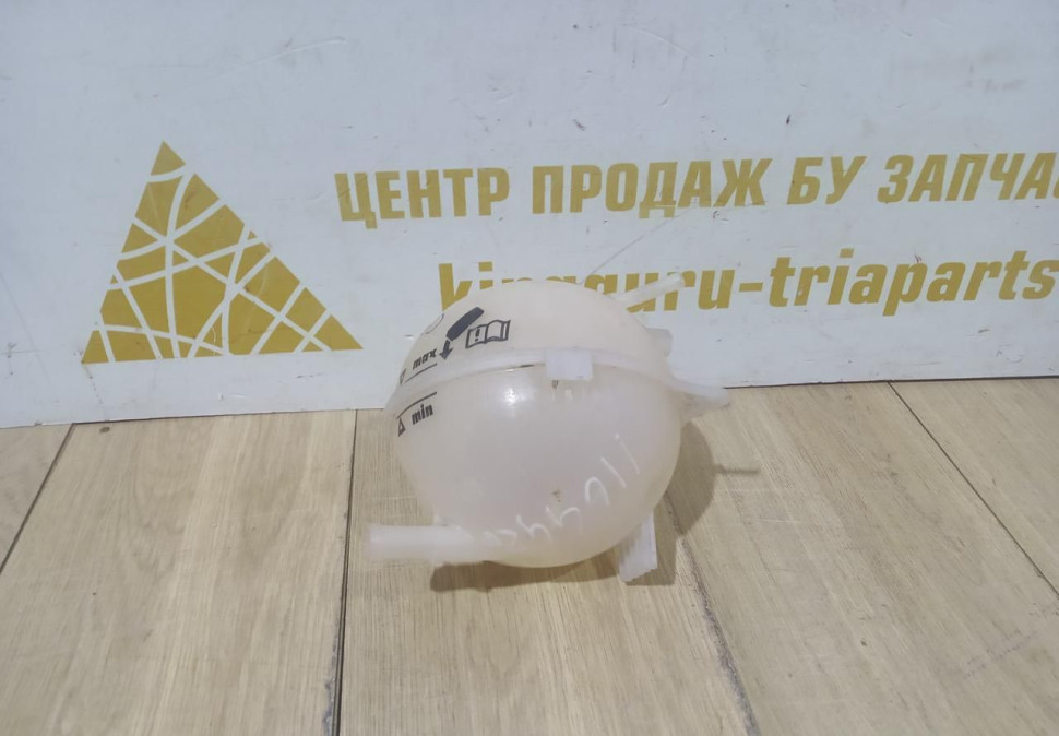 Бачок расширительный Skoda Rapid OEM 6Q0121407D Бачок расширительный Skoda Rapid OEM 6Q0121407D