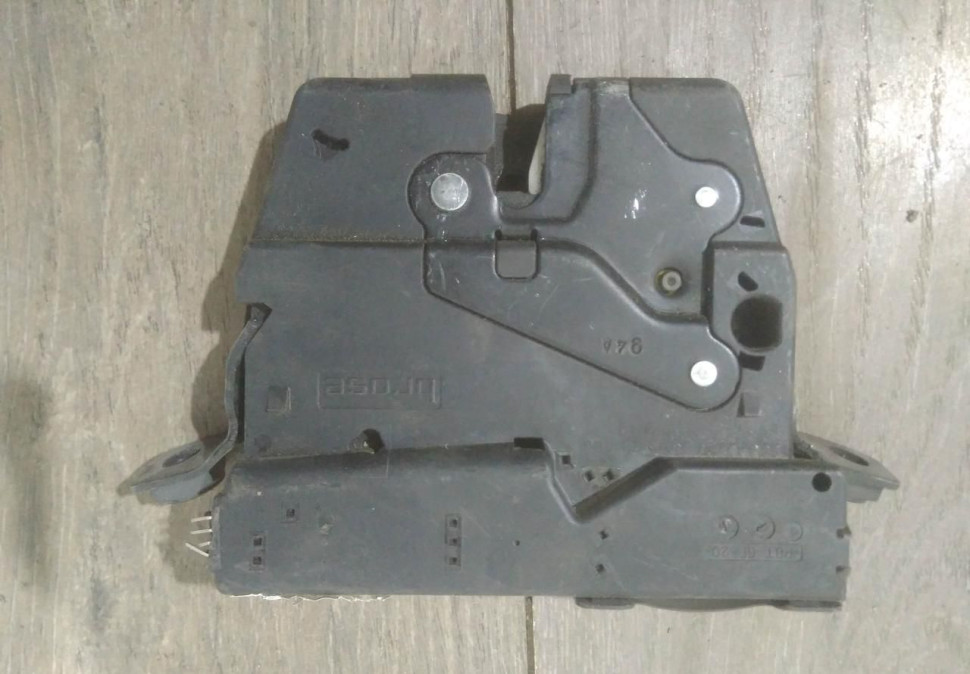 Замок крышки багажника бу BMW 3 F30 OEM 51244825342 Замок крышки багажника бу BMW 3 F30 OEM 51244825342