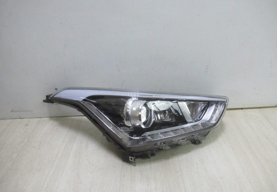 Фара  правая галоген (диодная,линзованная)  Hyundai Creta oem 92102m0100
