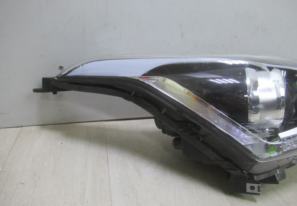 Фара  правая галоген (диодная,линзованная)  Hyundai Creta oem 92102m0100
