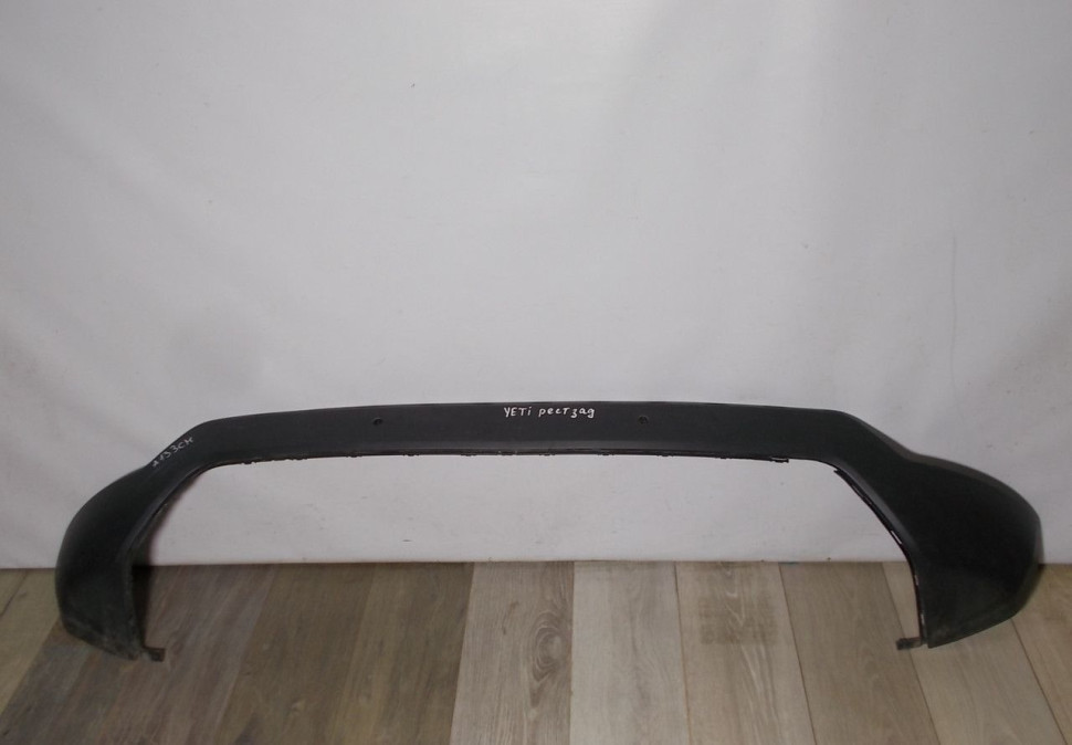 Спойлер заднего бампера бу Skoda Yeti рестайлинг OEM 5L6807521