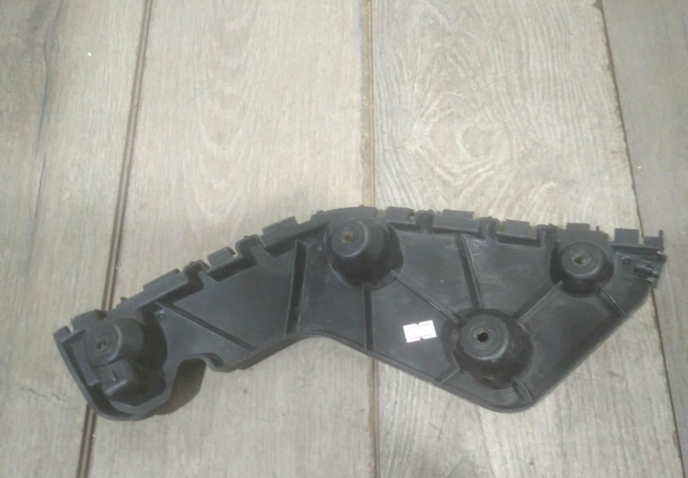 Кронштейн заднего бампера левый бу Renault Duster OEM 850455105R