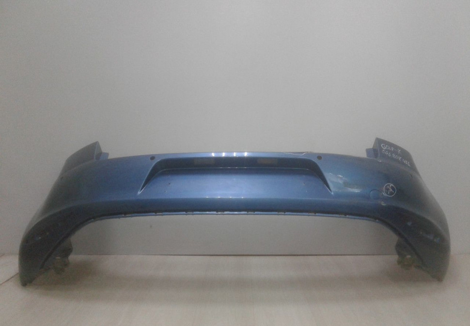 Бампер задний Volkswagen Golf 7 oem 5g6807421 (трещ)(мал.вмят)