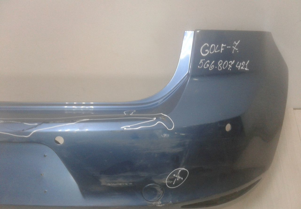 Бампер задний Volkswagen Golf 7 oem 5g6807421 (трещ)(мал.вмят) Бампер задний Volkswagen Golf 7 oem 5g6807421 (трещ)(мал.вмят)