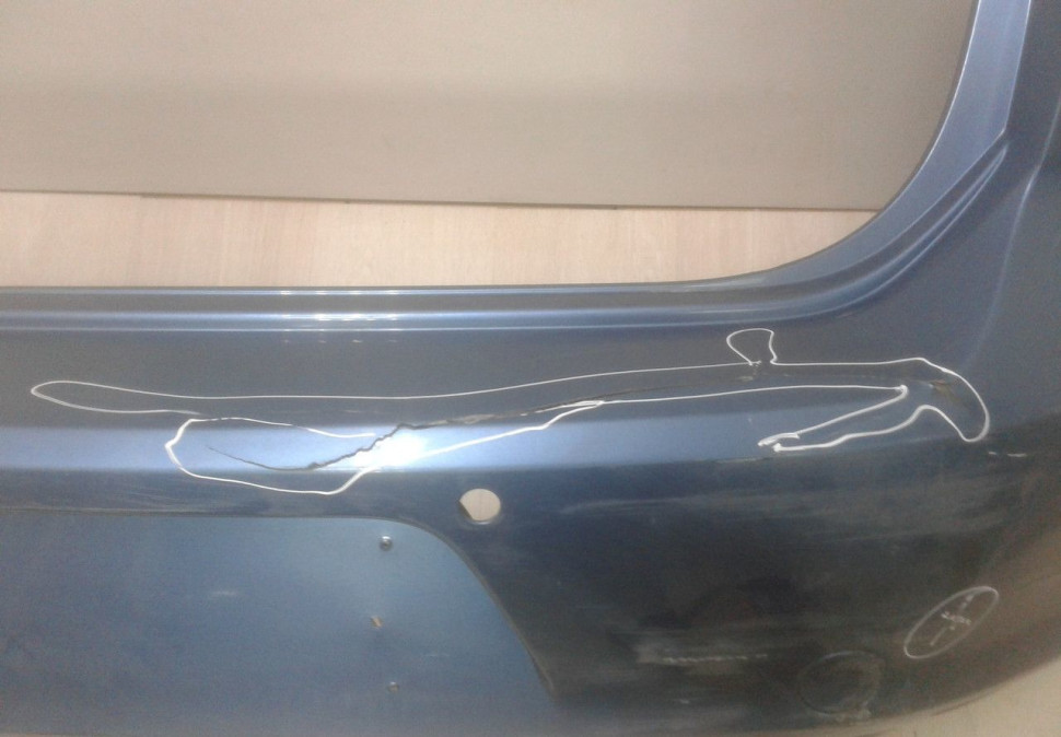 Бампер задний Volkswagen Golf 7 oem 5g6807421 (трещ)(мал.вмят) Бампер задний Volkswagen Golf 7 oem 5g6807421 (трещ)(мал.вмят)
