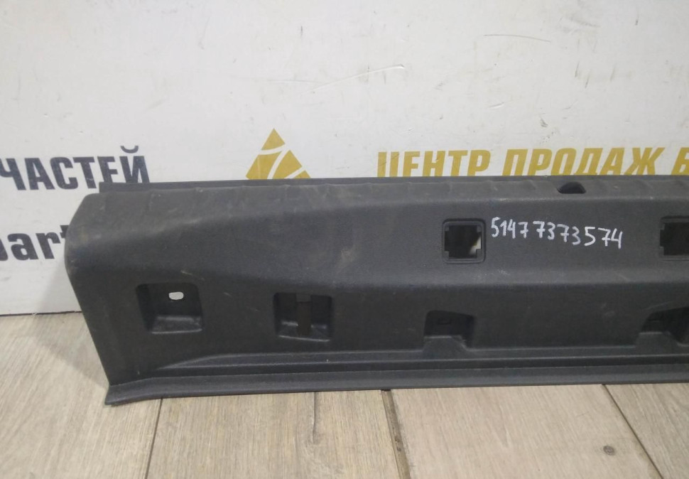 Обивка задней панели бу BMW 5 G30 OEM 51477373574 Обивка задней панели бу BMW 5 G30 OEM 51477373574
