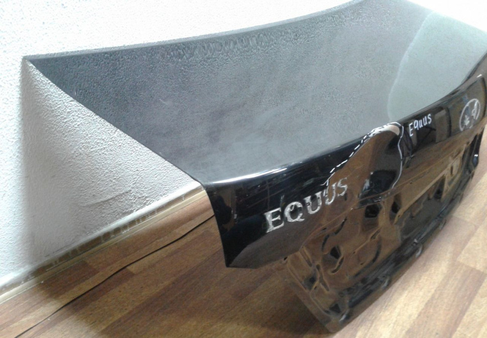 Крышка багажника Hyundai Equus (вмятина) Крышка багажника Hyundai Equus (вмятина)