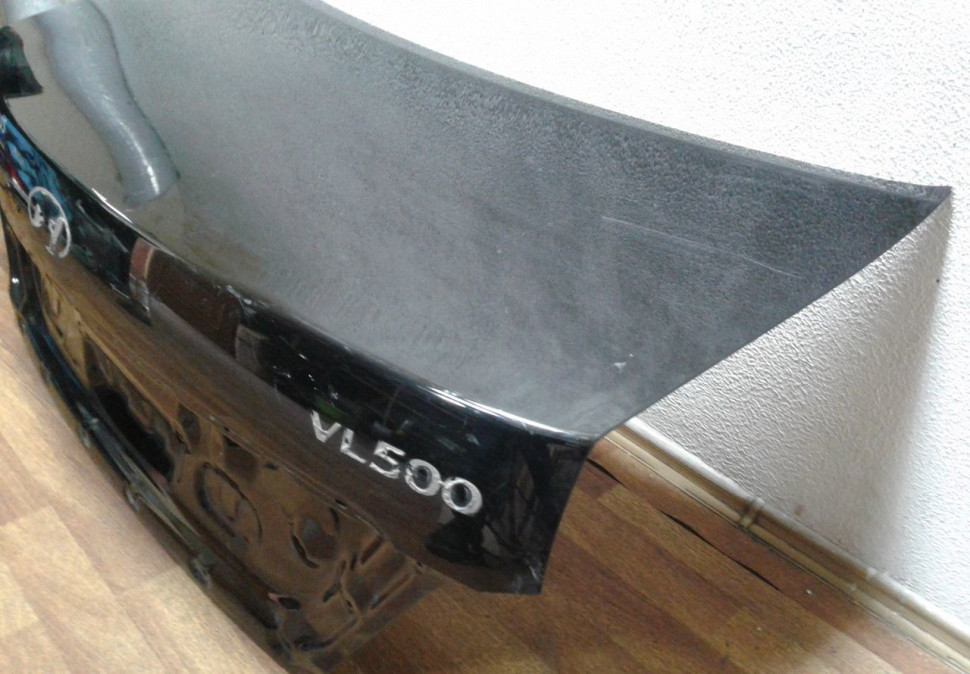 Крышка багажника Hyundai Equus (вмятина) Крышка багажника Hyundai Equus (вмятина)