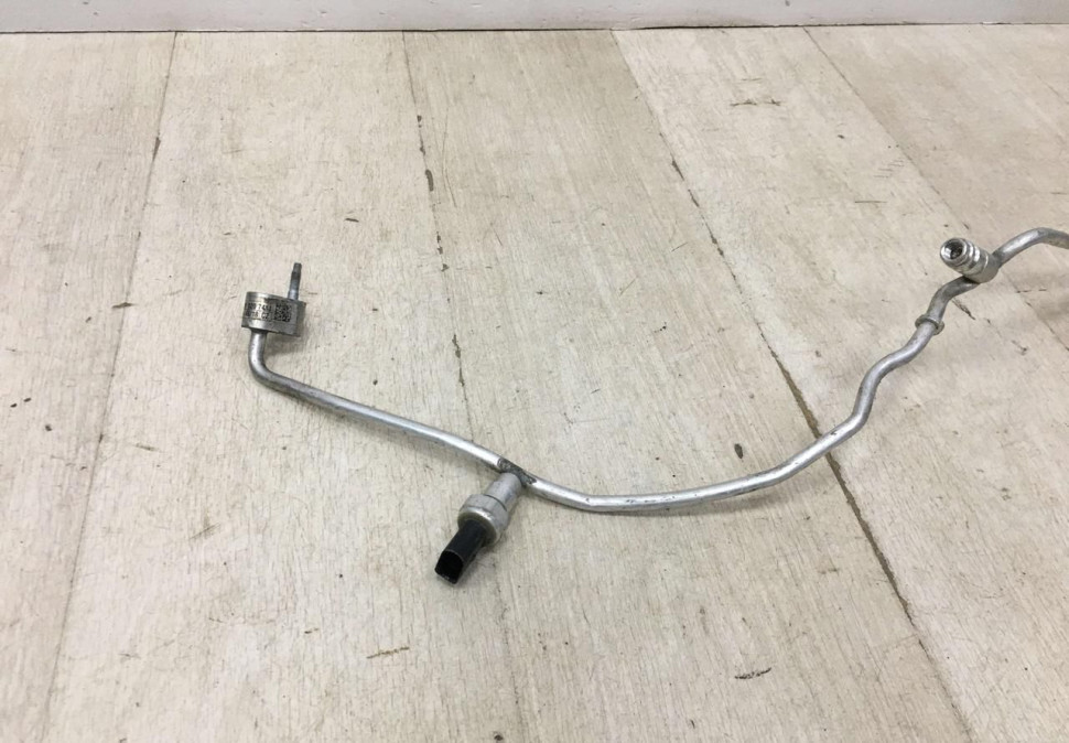 Трубка кондиционера Skoda Octavia A7 OEM 5QF820741J Трубка кондиционера Skoda Octavia A7 OEM 5QF820741J