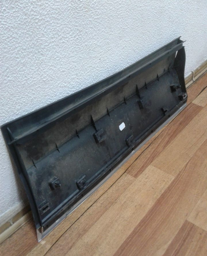 Молдинг двери задний правый Volkswagen Tiguan 2 oem 5na854950 (скл-3)