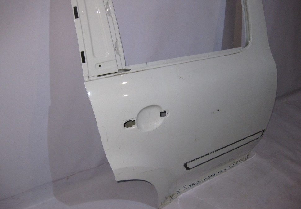 Дверь задняя правая Skoda Yeti (09>) oem 5L0833610 (Вмятина) (скл-3)