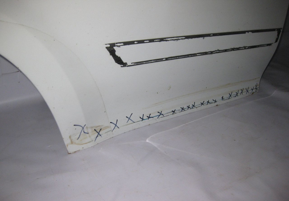 Дверь задняя правая Skoda Yeti (09>) oem 5L0833610 (Вмятина) (скл-3)