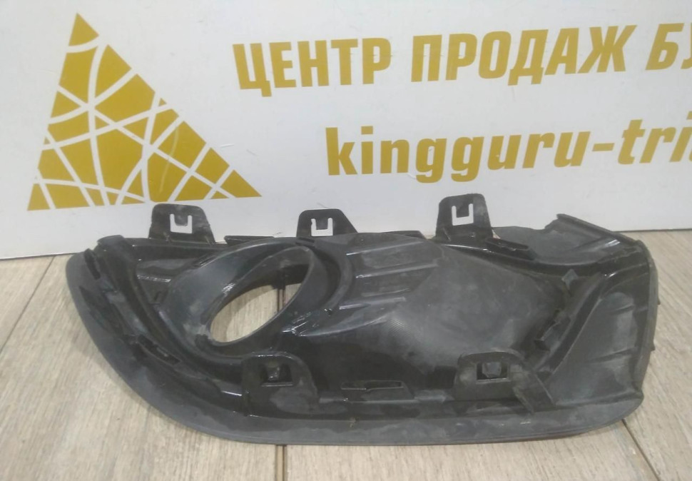 Решетка противотуманной фары правая бу Renault Logan 2 OEM 263316043R Решетка противотуманной фары правая бу Renault Logan 2 OEM 263316043R