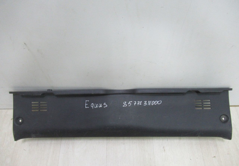 Обшивка задней панели Hyundai Equus 2 oem 857713n000 Обшивка задней панели Hyundai Equus 2 oem 857713n000