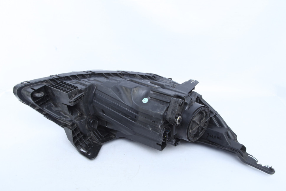 Фара левая Kia Rio 4 рестайл oem 921014x501 (слом. часть корпуса, 1 крепл.)