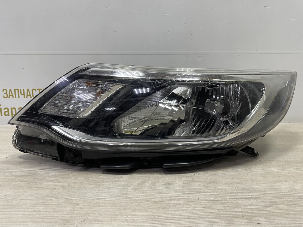 Фара левая Kia Rio 4 рестайл oem 921014x501 (слом. часть корпуса, 1 крепл.)