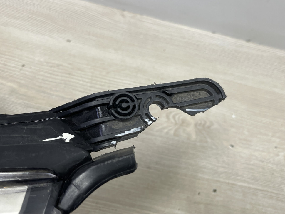 Фара левая Kia Rio 4 рестайл oem 921014x501 (слом. часть корпуса, 1 крепл.)