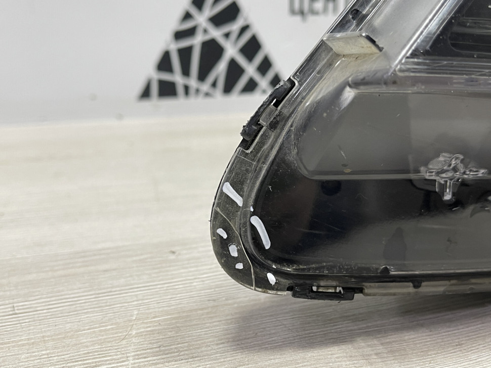 Фара левая Kia Rio 4 рестайл oem 921014x501 (слом. часть корпуса, 1 крепл.)