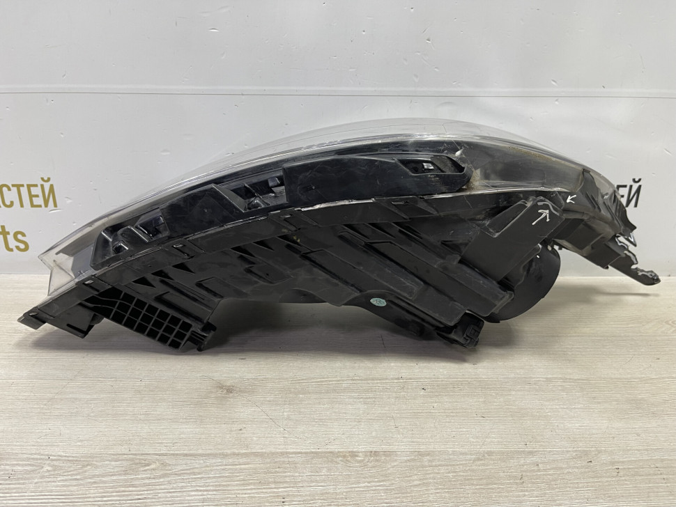 Фара левая Kia Rio 4 рестайл oem 921014x501 (слом. часть корпуса, 1 крепл.)