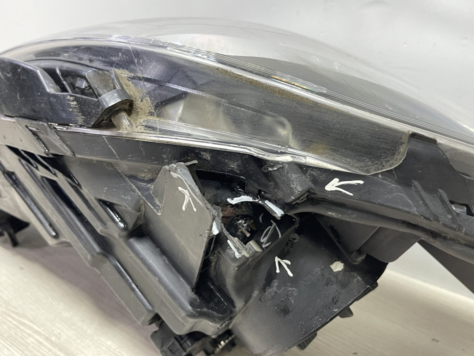 Фара левая Kia Rio 4 рестайл oem 921014x501 (слом. часть корпуса, 1 крепл.)
