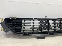 Решетка переднего бампера Kia Sorento (12&gt;) oem 885622p500