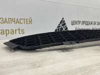 Решетка переднего бампера Kia Sorento (12&gt;) oem 885622p500
