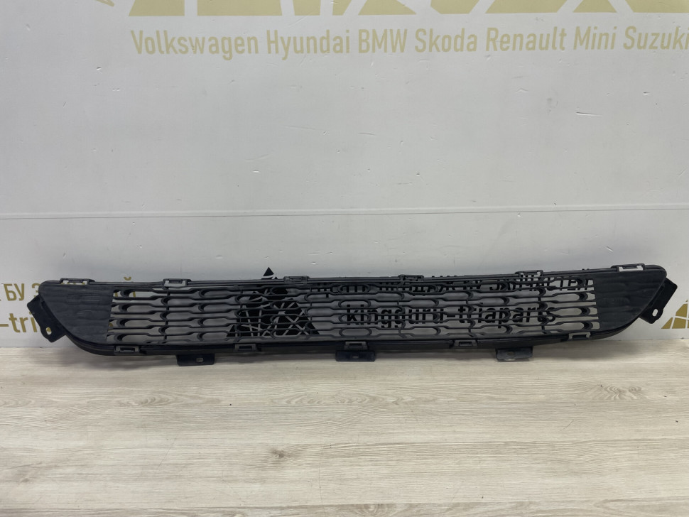 Решетка переднего бампера Kia Sorento (12>) oem 885622p500 Решетка переднего бампера Kia Sorento (12>) oem 885622p500