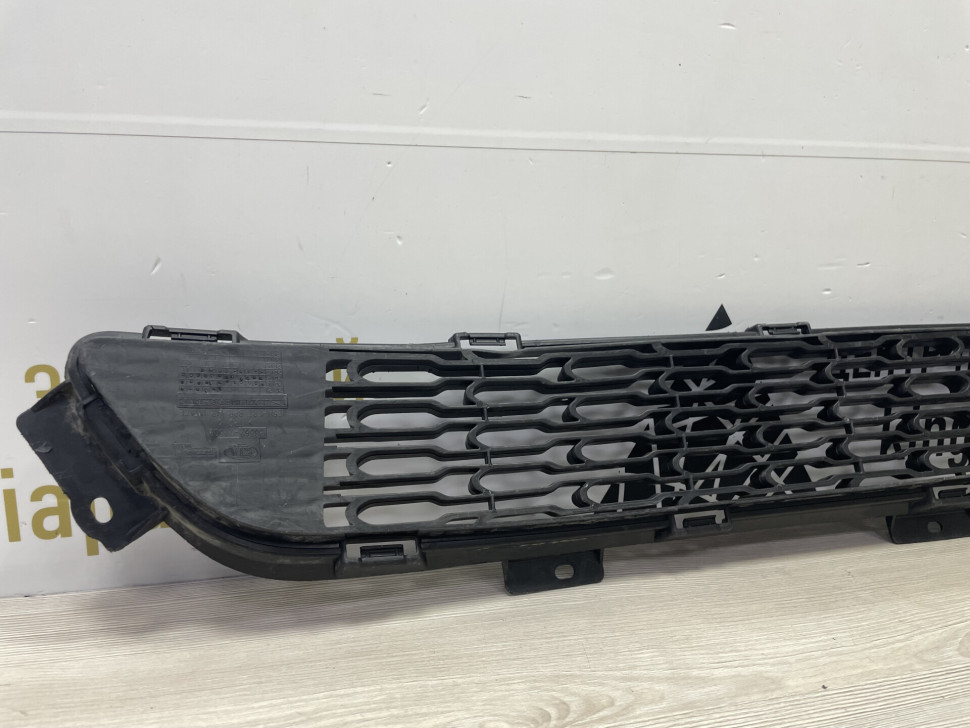 Решетка переднего бампера Kia Sorento (12>) oem 885622p500 Решетка переднего бампера Kia Sorento (12>) oem 885622p500