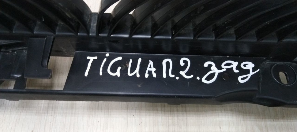 Кронштейн заднего бампера Volkswagen Tiguan 2 2017> oem 5NR807863 Кронштейн заднего бампера Volkswagen Tiguan 2 2017> oem 5NR807863