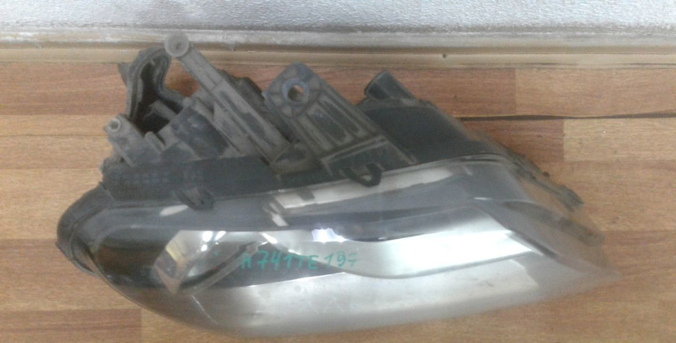 Фара правая Volkswagen Amarok oem oem 2H1941016f (слом. 2 крепл.) Фара правая Volkswagen Amarok oem oem 2H1941016f (слом. 2 крепл.)