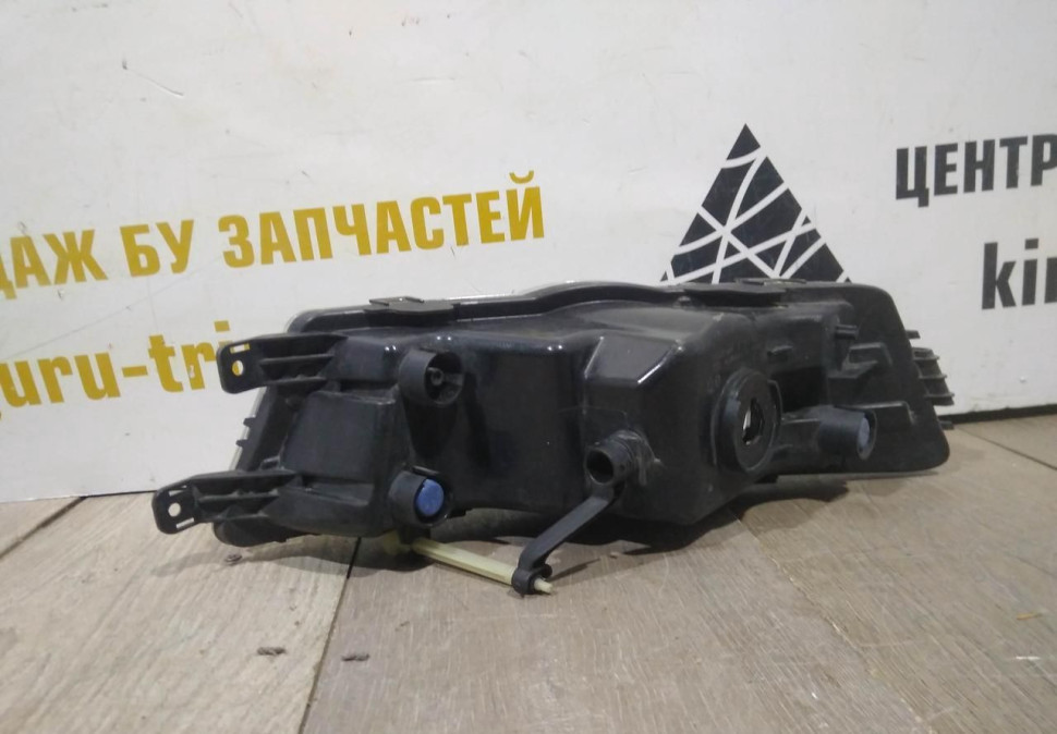 Фара противотуманная левая бу Skoda Rapid OEM 5JA941701