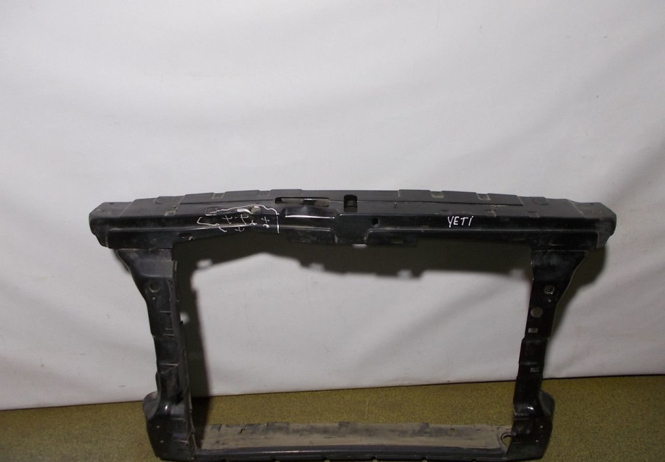 Панель передняя бу Skoda Yeti OEM 5L0805591B