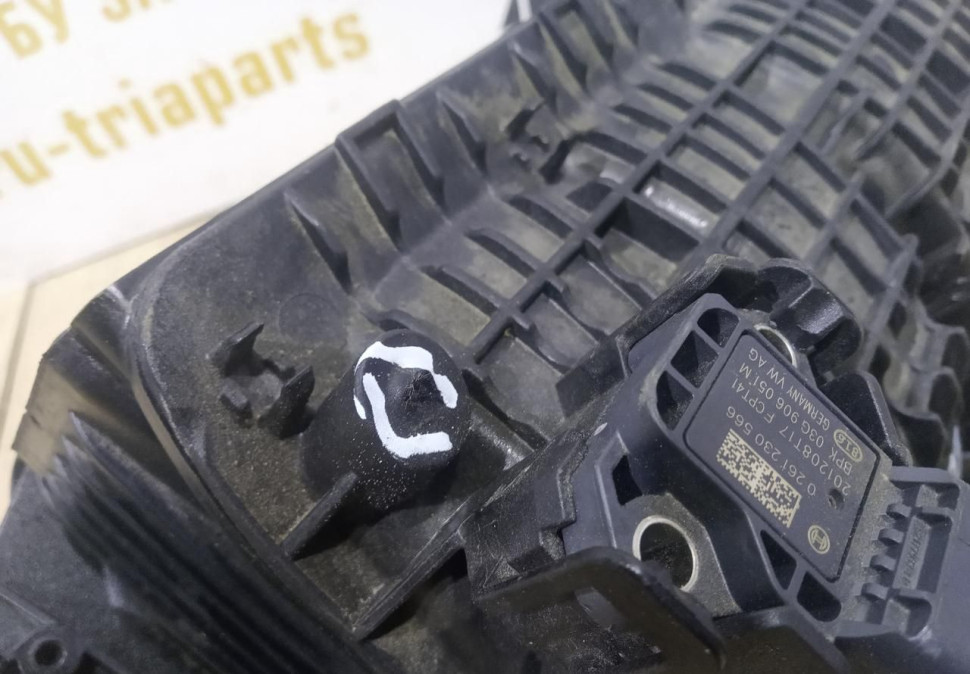 Впускной коллектор бу Skoda Superb 3 1.4 OEM 04E129711L