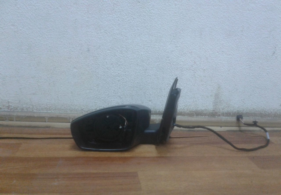 Зеркало левое Volkswagen Polo oem 6ru857507 (мал.вмятина)
