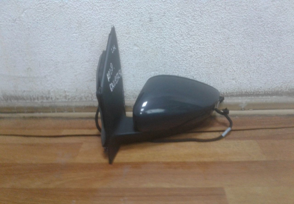 Зеркало левое Volkswagen Polo oem 6ru857507 (мал.вмятина)