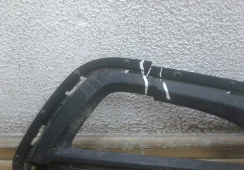 Накладка птф правая Hyundai Tucson 3 oem 86526D7100 (трещина) Накладка птф правая Hyundai Tucson 3 oem 86526D7100 (трещина)