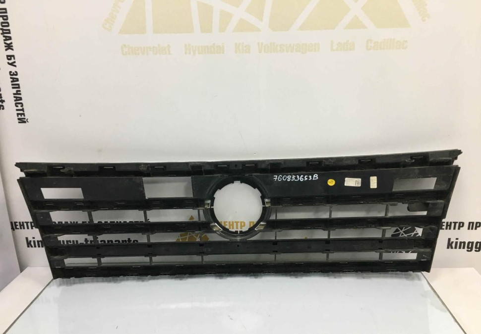 Решетка радиатора Volkswagen Touareg 3 2018 OEM 760853653B