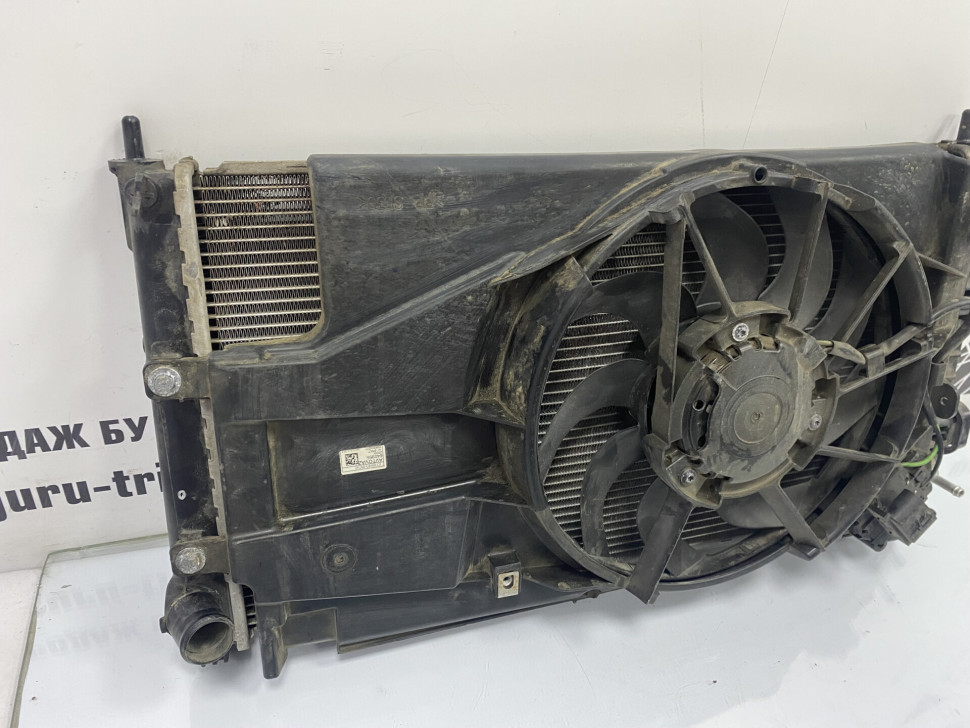 Диффузор с вентилятором Lada Granta АКПП 1.6Л Бензин  oem 640955