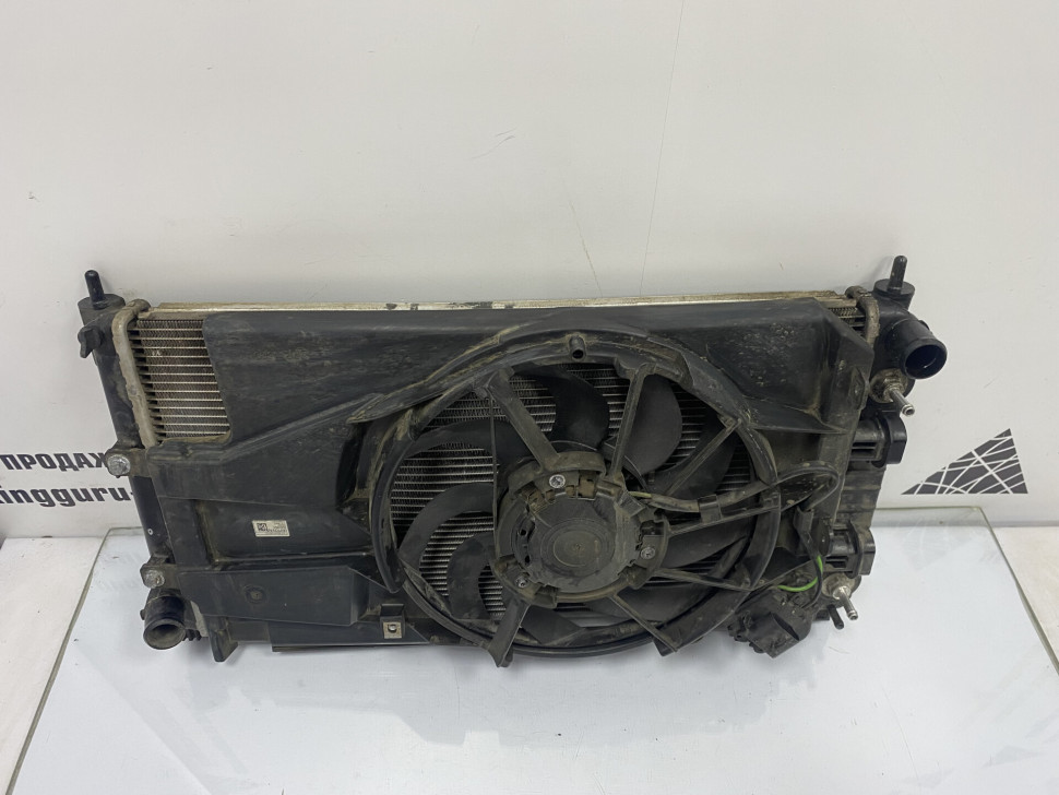 Диффузор с вентилятором Lada Granta АКПП 1.6Л Бензин  oem 640955