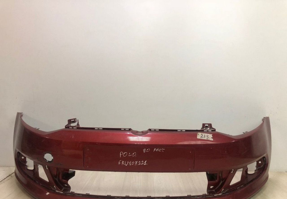 Бампер передний Volkswagen Polo Sedan (09-15) до рест oem 6RU807221 (слом. 1 креп.)