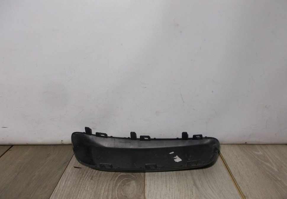 Накладка переднего бампера левая бу Renault Sandero Stepway 2 OEM 620743584R