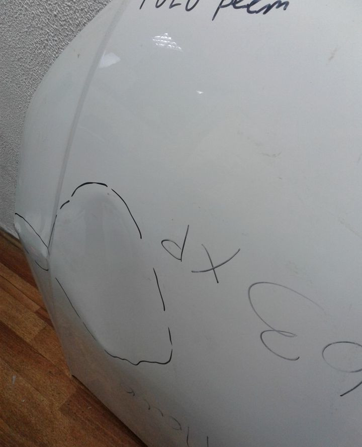 Капот Volkswagen Polo (15>) рестайл oem 6ru823031b вмятины Капот Volkswagen Polo (15>) рестайл oem 6ru823031b вмятины