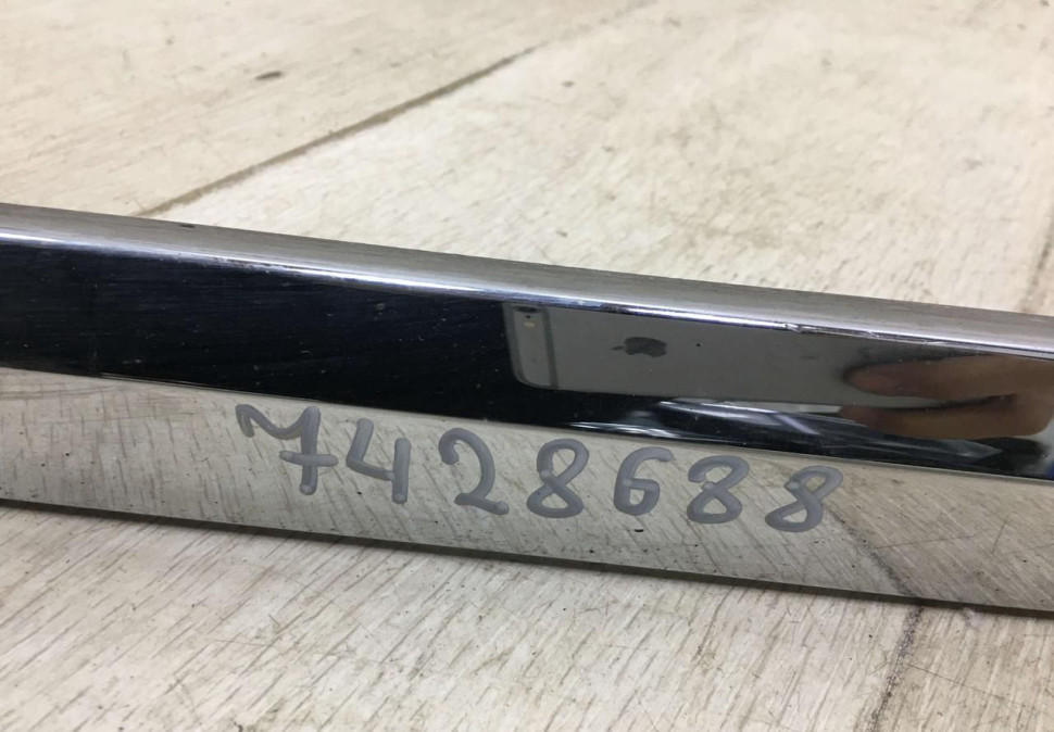 Молдинг двери передний правый нижний бу BMW X7 G07 OEM 7428688