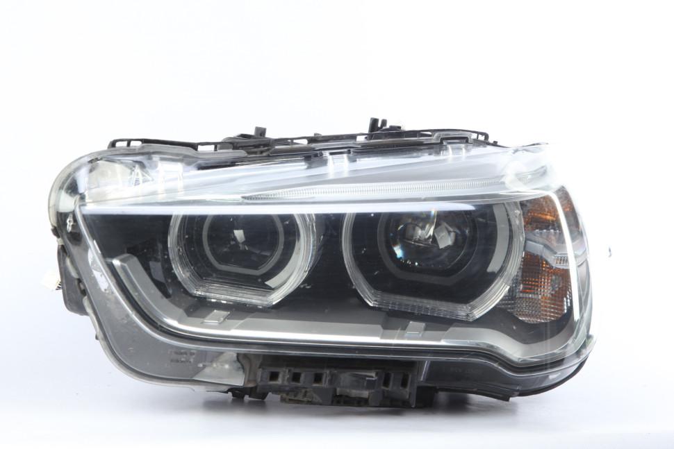 Фара ЛЭД LED левая BMW X1 F48 OEM 63117472219