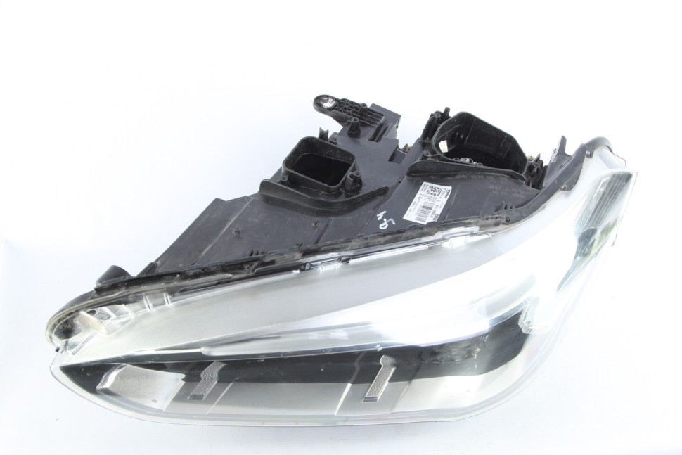 Фара ЛЭД LED левая BMW X1 F48 OEM 63117472219