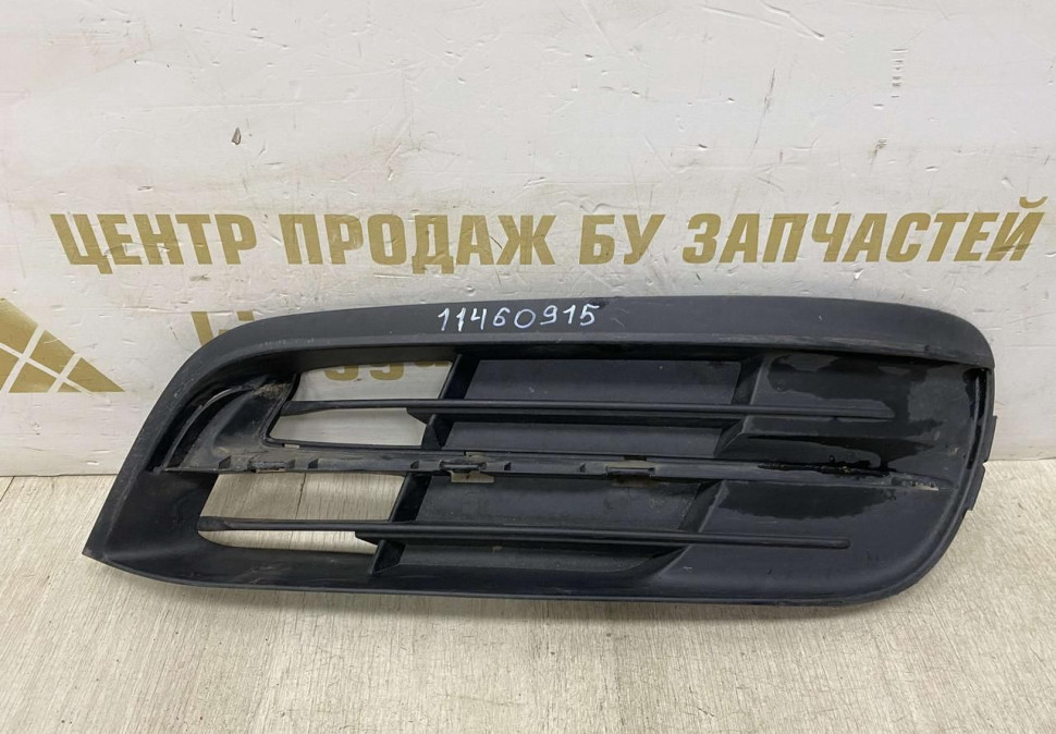 Решетка противотуманной фары левая BMW 5 F10 OEM 51117331735